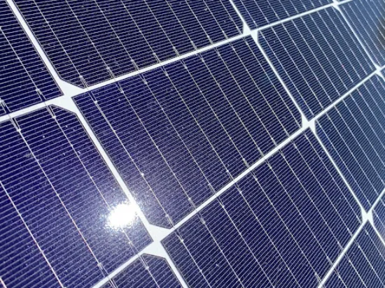 Nuevos paneles fotovoltaicos con ayuda del Camín Real de la Mesa - Aula Vital